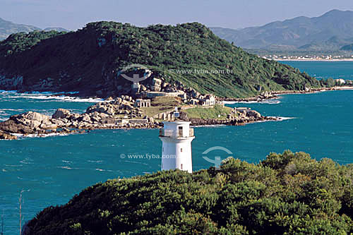  Naufragos Lighthouse and Fortaleza or Araçatuba Island in the background - Florianopolis city - Santa Catarina state - Brazil 