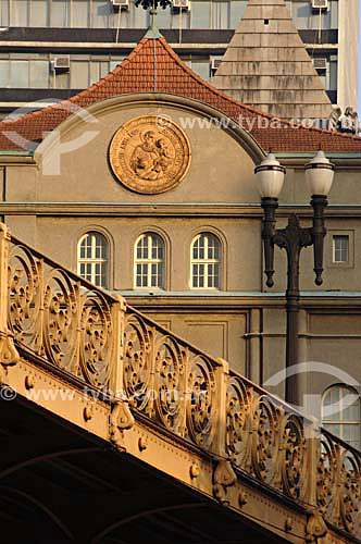  Santa Efigenia Viaduct with church of Sao Bento school in the background - Sao Paulo city - Sao Paulo state - Brazil - November 2006 