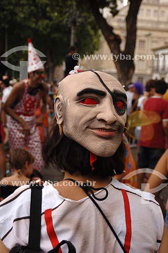  Reveller with a mask - Carnival 2006 - Boitata carnival street troup - Rio de Janeiro city - Rio de Janeiro state - Brazil 
