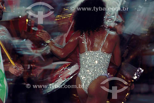  Passista dancing during the Carnival parade in Rio de Janeiro city - Rio de Janeiro state - Brazil 