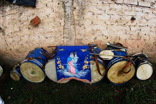  Musical instruments use by the folkloric group 