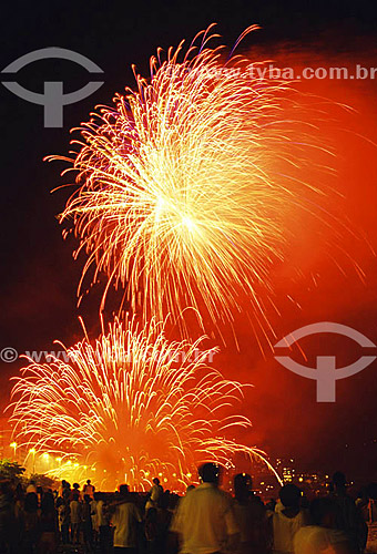  Fireworks on New Year´s Eve at Icarai Beach - Niteroi city - Rio de Janeiro state - Brazil 