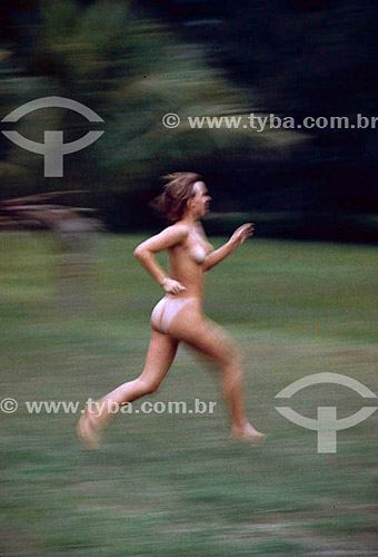  Woman nude running 