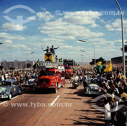  Parade of the brazilian soccer team champion of the world cup 1970, with the coach Zagallo and the captain Carlos Alberto Torres waving in the foreground - Brasilia city - Federal District of Brazil 
