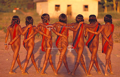  Indians Caiapo (Kaiapo) dancing - Amazonian - Brazil 