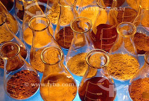  Different kinds of powders stored in Erlenmeyer flasks 