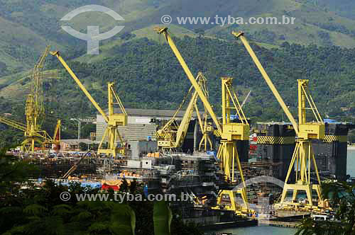  Derricks - Verolme shipyard  -  Angra dos Reis  - Costa Verde - RJ - Brasil - Abril 2006 