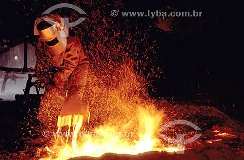  Worker at blast furnace of the Acesita steel industry - Minas Gerais state - Brazil 