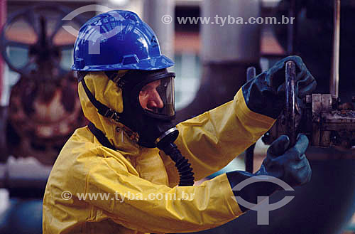  Worker using safety equipments on 