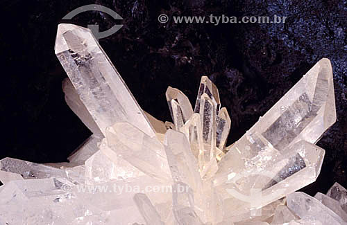  Quartz crystal 