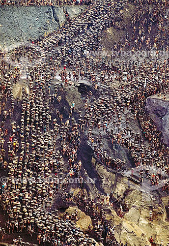  Thousand of people at Serra Pelada doing gold mining - Para state - Brazil - 1984 