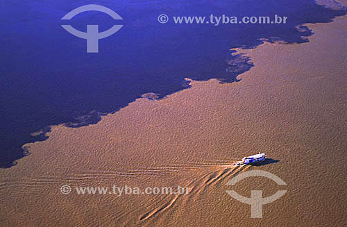  Merge point of waters from the Negro (Black) and Solimoes Rivers - Manaus - Amazonas state - Brazil 