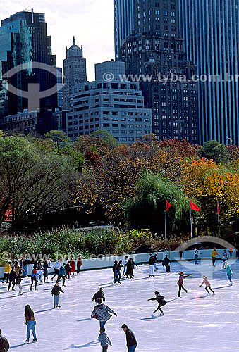  Ice Skating - Central Park - New York city - NY - USA 