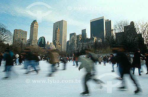  Ice skating - Central Park - New York city - NY - USA 