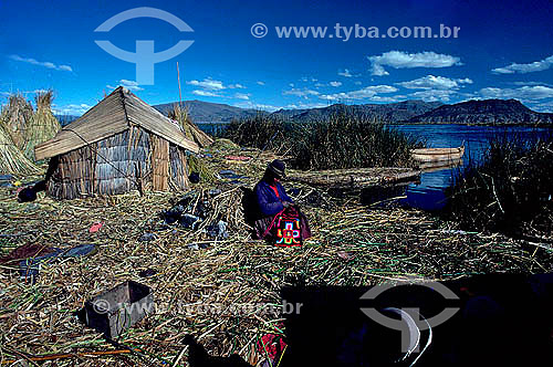  Indian - Titicaca Lake - Peru 