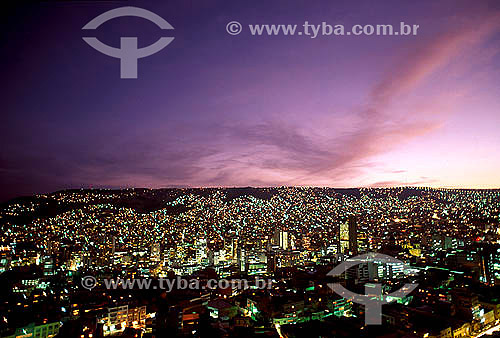  View of La Paz city at night - Night lights - Bolivia 