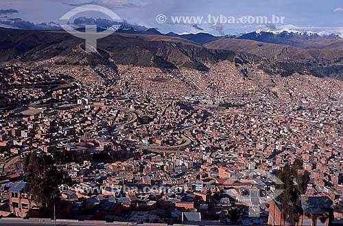  View of La Paz city - Illimani mountain (6.439m) in the background - Bolivia 