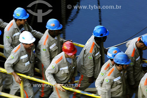   Laborers at Maua shipyard - Niteroi city - Rio de Janeiro state  