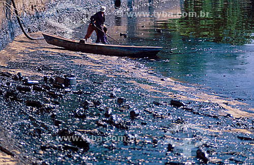  Petrobras oil spill - Paqueta Island
  - Rio de Janeiro city - Rio de Janeiro state (RJ) - Brazil