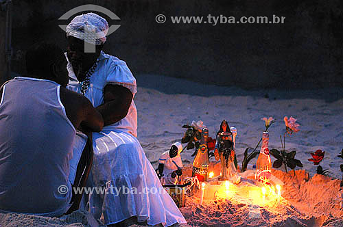  Afro-Brasilian religion - Umbanda or Cambomble - Offerings to Iemaja saint at Copacabana beach during the New´s Year eve of 2004/2005 - Rio de Janeiro city - Rio de Janeiro state - Brazil 
