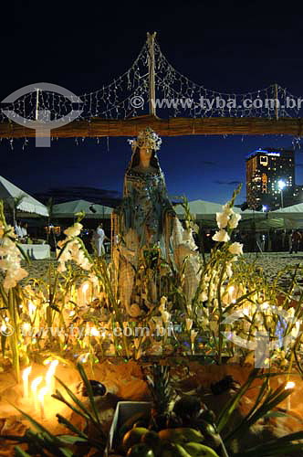  Religious cult to Iemanja, the Sea goddess to Candomble Afro-brazilian religion,  during the reveillon party of 2007 - Copacabana - Rio de Janeiro city - Rio de Janeiro state - Brazil 