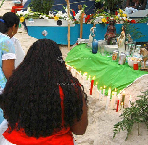  Religious cult to Iemanja, the Sea goddess to Candomble Afro-brazilian religion - New Year`s Eve 2004 on Copacabana  - Rio de Janeiro city - Rio de Janeiro state - Brazil 