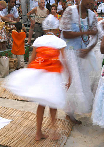  Umbanda and Camdomblé (afro-brazilian religions) - Religious cult to Iemanja, the Sea goddess during the reveillon party of 2004 - Copacabana  - Rio de Janeiro city - Rio de Janeiro state - Brazil 