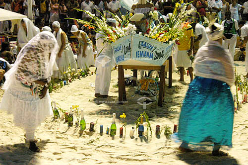  Religious cult to Iemanja, the Sea goddess to Candomble Afro-brazilian religion - New Year`s Eve 2004 on Copacabana - Rio de Janeiro city - Rio de Janeiro state - Brazil 
