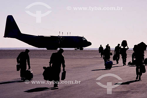  Departure of a brazillian army platoon in to a airplane 
