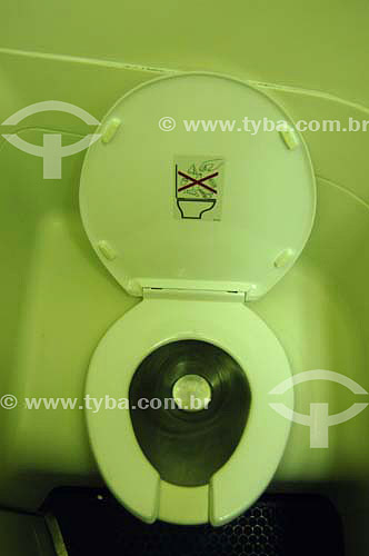  Airplane toilet seat  - Brazil - March 2006 