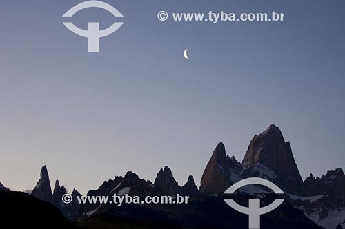  Subject: Mount Fitzroy and Cerro Torre and moon Place: Patagonia Country: Argentina Date: 23/01/2007 