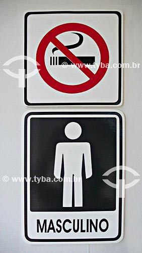 Subject: Plate of men toilet with smoking forbidden sign Date: 14/04/2007 
