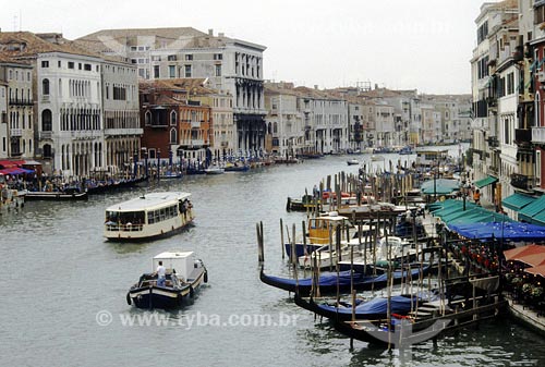  Subject: Boat on channel Place: Venice - Italy Date: 