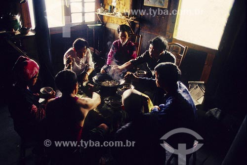  Subject: People having a meal Place: China  