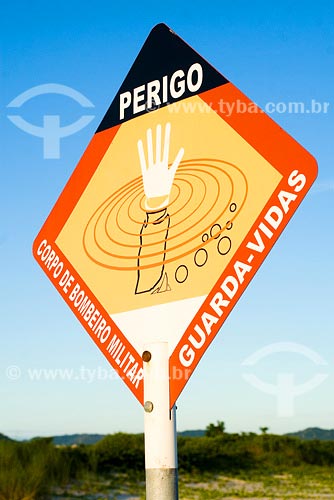  Subject: Warning  sign at Daniela beach Place: Florianopolis city - Santa Catarina state Date: 04/2008 