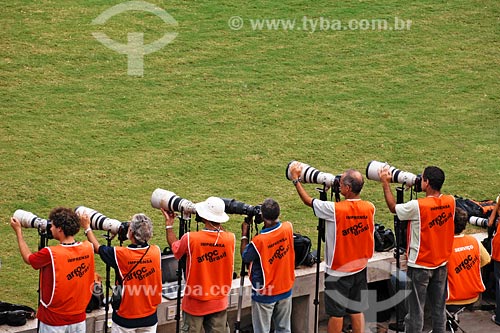  Subject: Photographers shooting at soccer game in Maracana stadium / Place: Rio de Janeiro city - Rio de Janeiro state / Date: 02/2008 