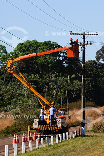  Subject: Electric wires maintainance / Place: Maraba town - Para state / Date: 08/2008 