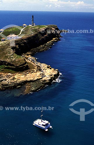  Subject: Catamaran at Santa Barbara island and Radio-lighthouse / Place: Marine National Park of Abrolhos - Bahia state / Date: 2008 