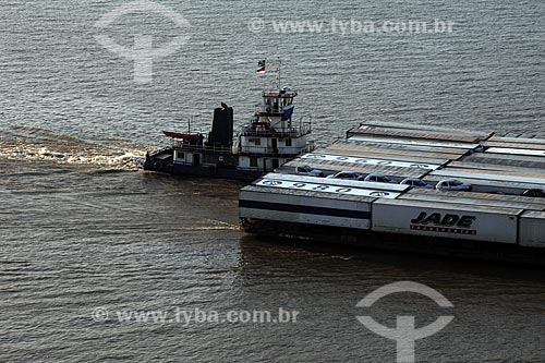  Subject: Tug making fluvial transportation of containers - Guajará River / Place: Belem City - Para State - Brazil / Date: 10/12/2008 
