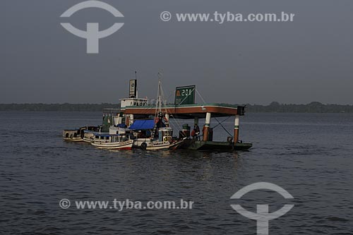  Subject: Fluvial gas station supply for boats - Guajará river / Place: Belem City - Para State - Brazil / Date: 10/13/2008 
