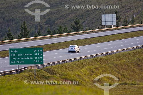 Subject: Car running on a highway / Place: Mogi das Cruzes City - Sao Paulo State / Date: 06/2006 