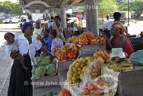  Subjcet: Typical commerce in Jozini / Place: Jozini Municipal District - Umkhanyakude District - Kwazulu Natal Province - South Africa / Date: 03/13/2007 