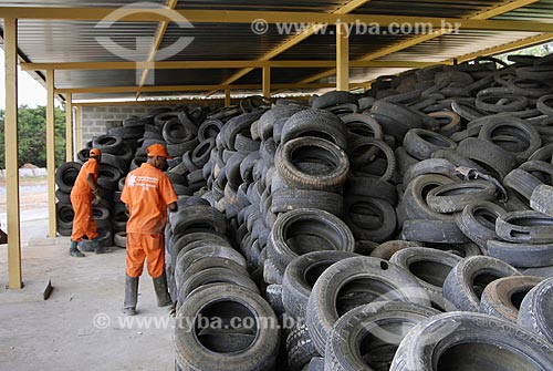 Subject: Collect of useless tires / Place: Belo Horizonte City - Minas Gerais State - Brazil / Date: 03/19/2007 