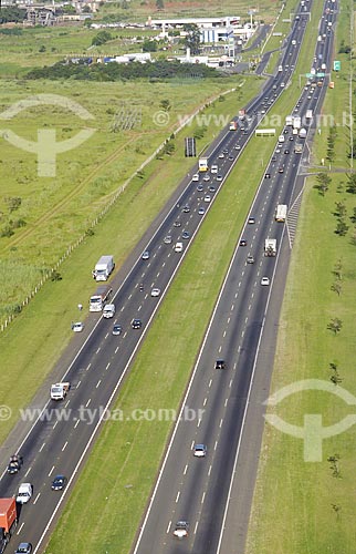  Subject: Aerial view of Dom Pedro I highway / Place: Campinas City - Sao Paulo State - Brazil / Date: 04/11/2007 