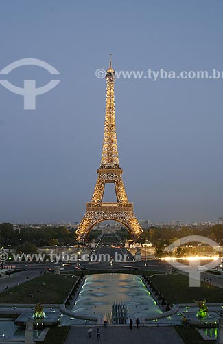  Subject: Night view of Eiffel Tower, view from Trocadero / Place: Paris City - France / Date: 04/20/2007 