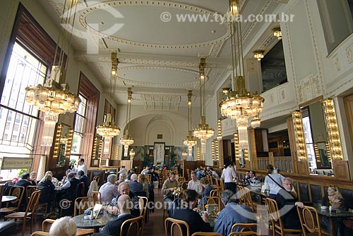  Subject: Restaurant in Municipal Theater interior / Place: Prague City - Czech Republic / Date: 04/23/2007 