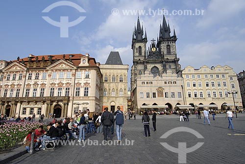 Subject: Prague`s Old City square and Nossa Senhora Diante de Týn church (Church of Our Lady in Front of Týn) / Place: Prague City - Czech Republic / Date: 04/23/2007 