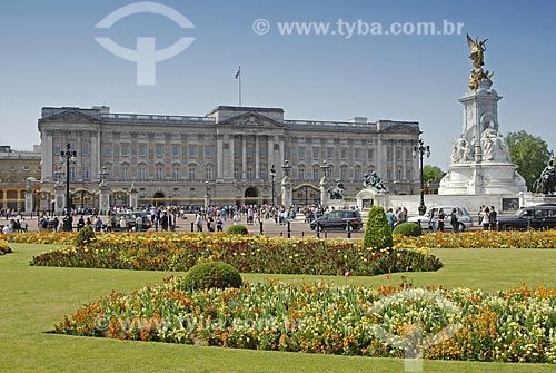  Subject: Buckingham Palace and Victoria Monument / Place: London - England / Date: 04/27/2007 