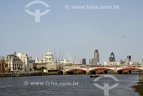  Subject: Tamisa River - Blackfriars bridge - St. Paul Cathedral in the background / Place: London - England / Date: 04/28/2007 