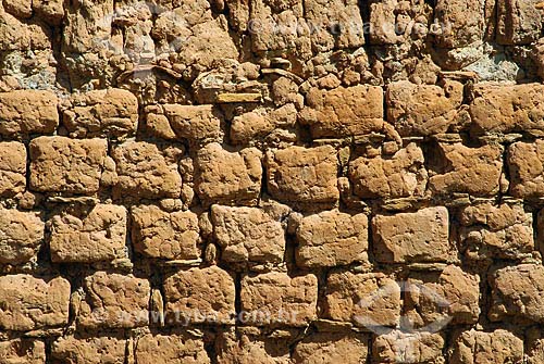  Subject: Construction with adobe brick in Pirenopolis / Place: Pirenopolis - Goias State - Brazil / Date: 05/28/2007 